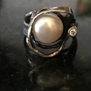 Sterling silver pearl ring